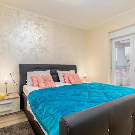 Beautiful In Pula With Jacuzzi * Pula