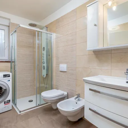 Beautiful In Pula With Jacuzzi Vikendica Pula