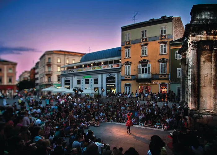 Beautiful In With Jacuzzi Vakantiehuis *