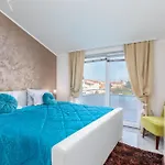 Сasa de vacaciones Beautiful In With Jacuzzi