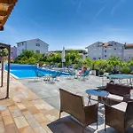 Beautiful In With Jacuzzi Сasa de vacaciones *