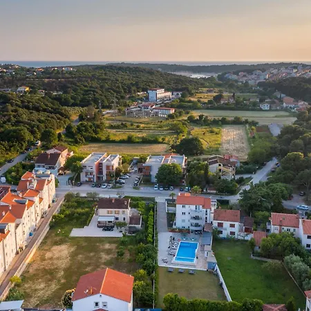 Ferienhaus Beautiful In Pula