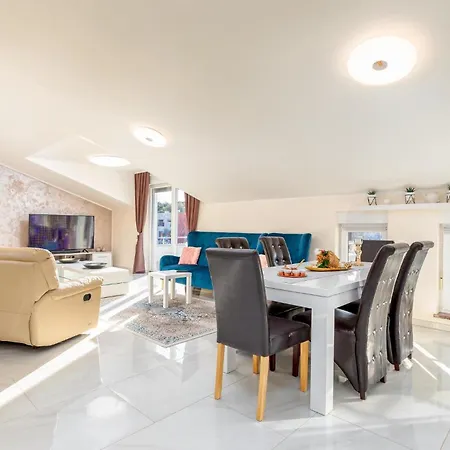 Будинок відпочинку Beautiful In Pula With Jacuzzi Пула